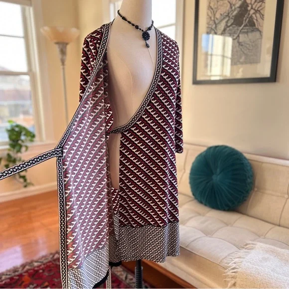 Max Studio (True) Wrap Dress - Picture 6 of 8